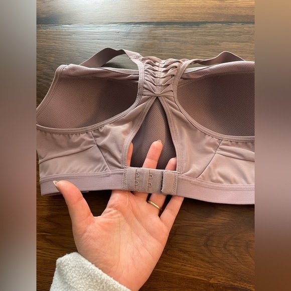 Victoria Sport Light Purple Padded Sports Bra - Picture 4 of 5